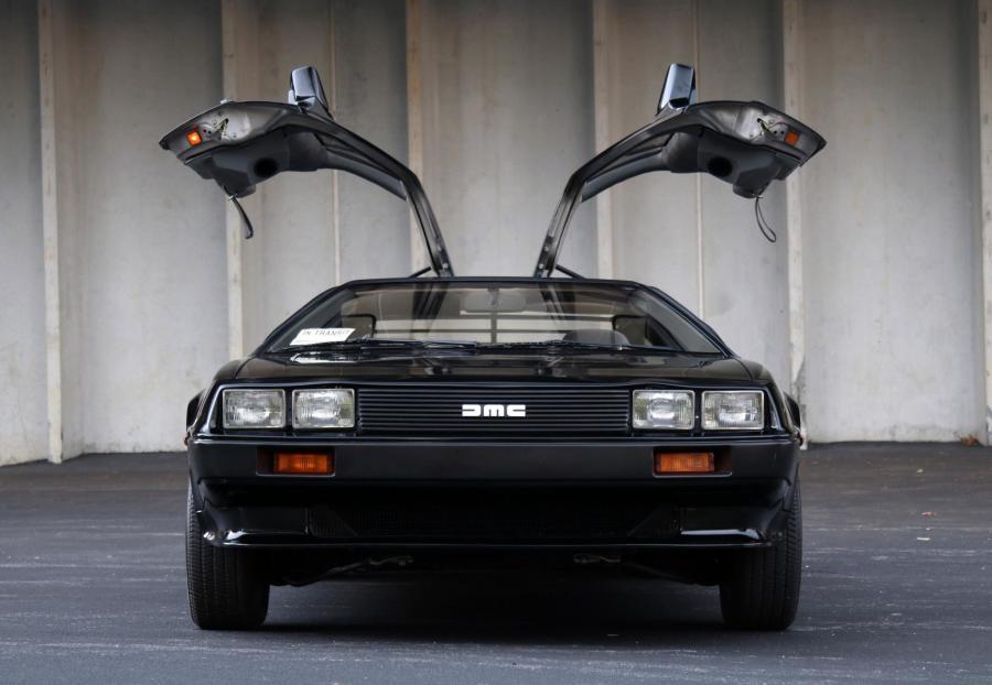  DeLorean DMC-12 in Black 1981 года  (фото 4 из 207)